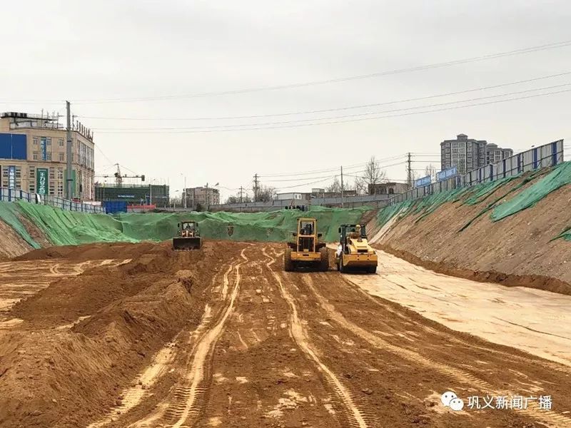 日前,巩义市住建局市工程建设指挥部组织新规划永安路,唐三彩路